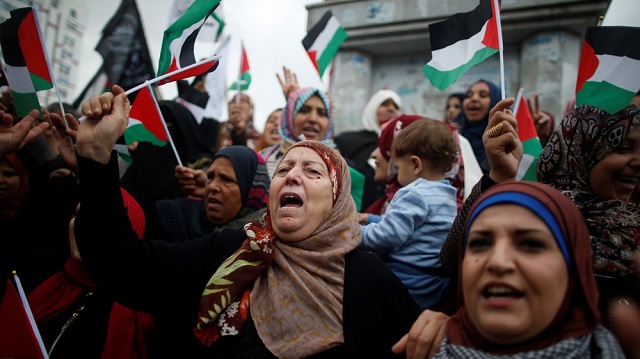 Scores of Palestinians hurt as Jerusalem protests rage