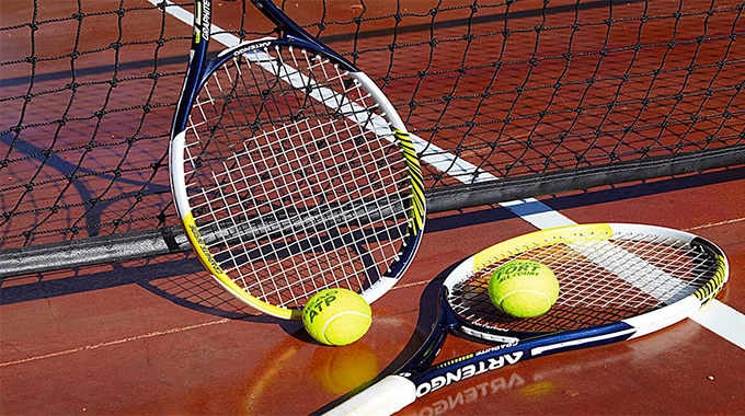 Tennis academy stops training activities