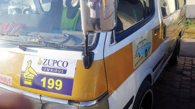 Passengers steal $30 000 from Zupco kombi