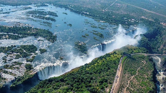 Victoria Falls not drying up