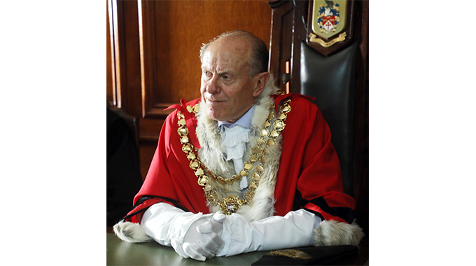 Imposition of mayors, a damp squib